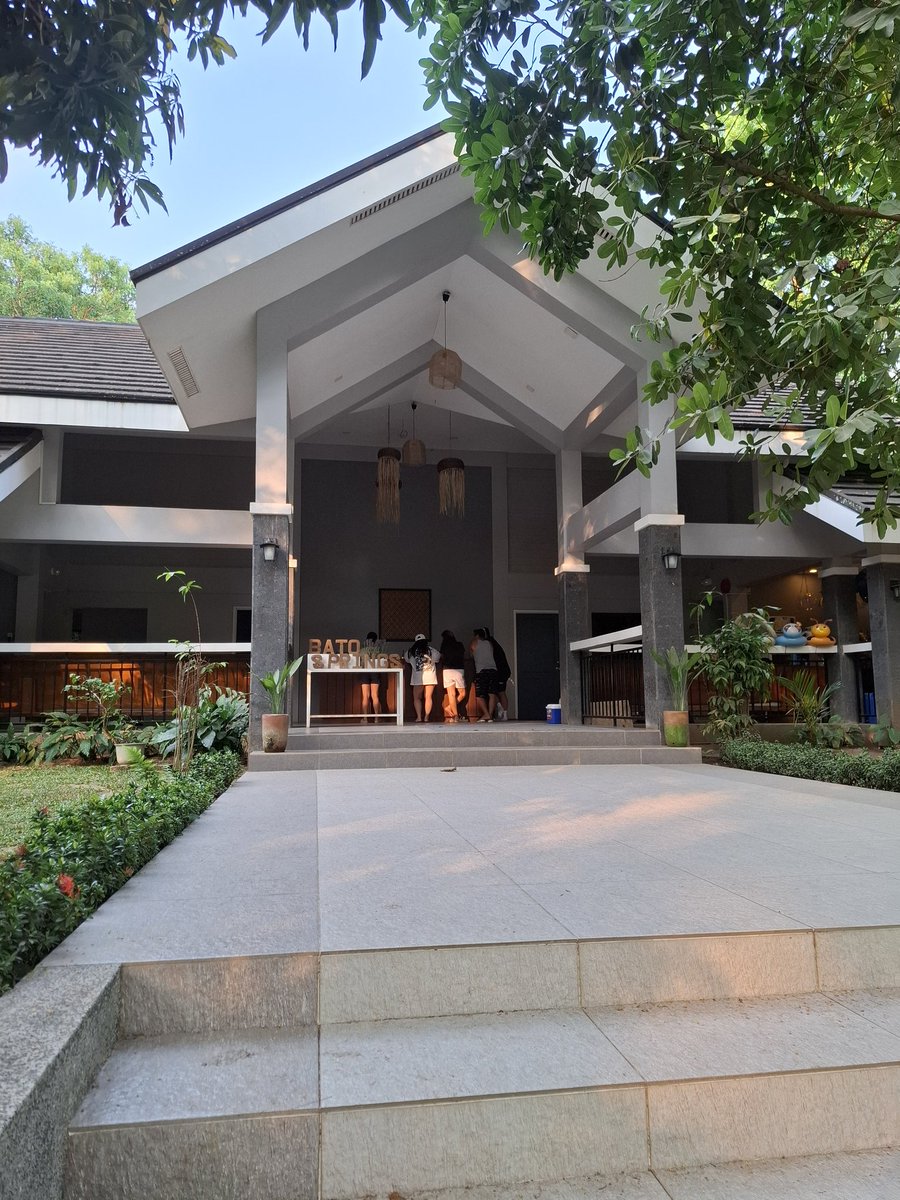 konOHanicOH's tweet image. Snaps and splashes. 📸🌊

#randomshots #poolparty