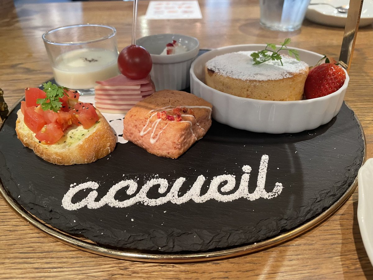 にる.vrc tweet media