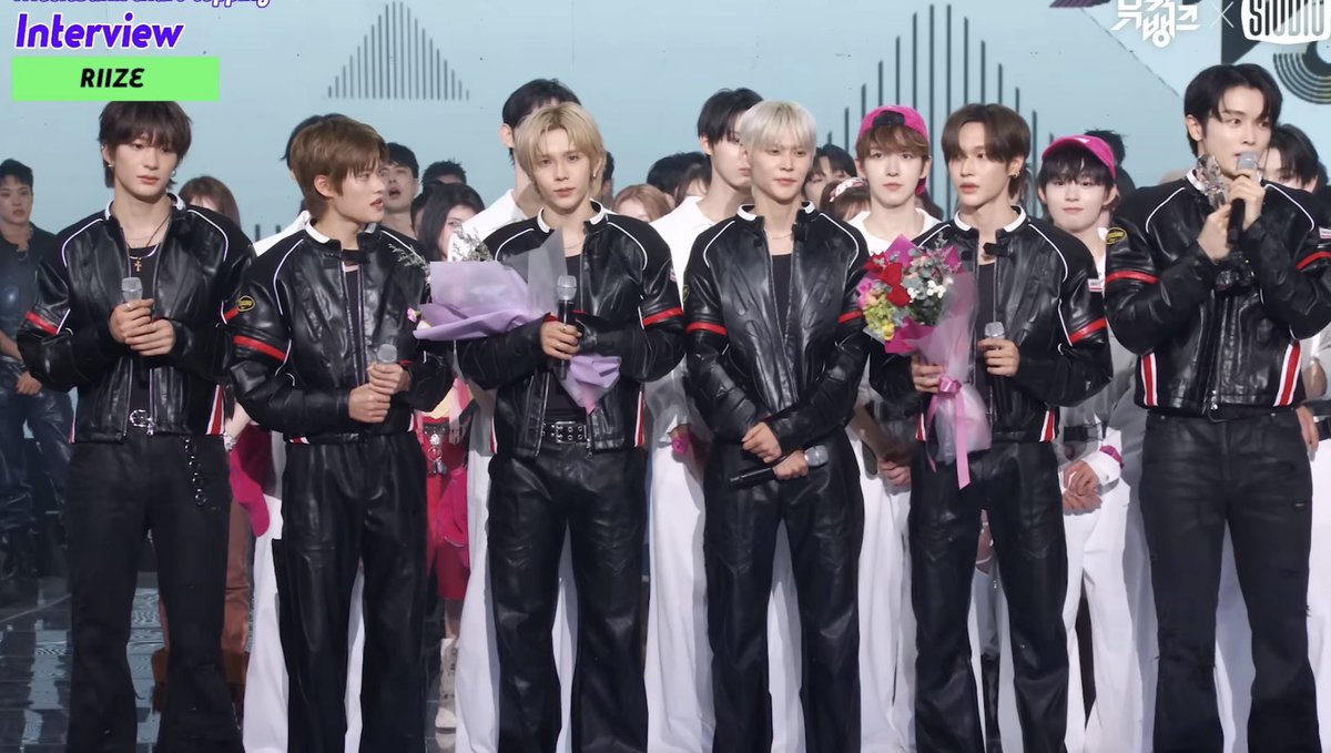 BitterHazel tweet media