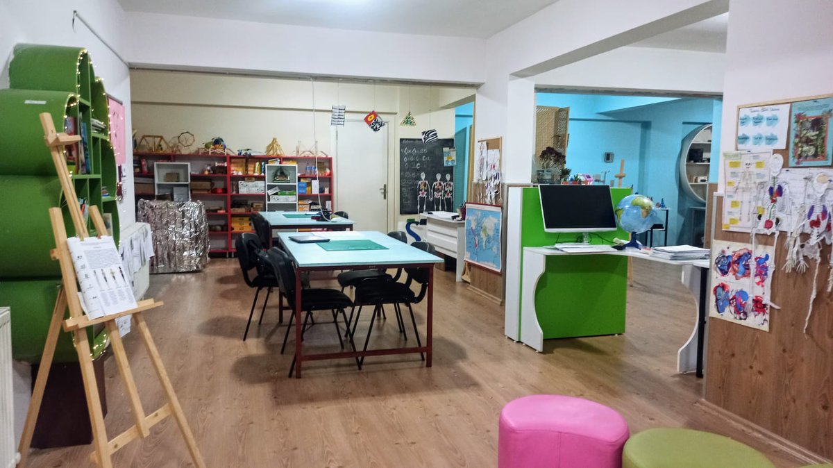 CEPdeSevilla558's tweet image. ¡Hoy es el gran día! 🌟 El Profesorado del Torbalı Bilim ve Sanat Merkezi de Izmir (Turquia) ya está en el @CEPdeSevilla para conocer de cerca el #AuladelFuturo. ¡Bienvenidos! 🚀
acortar.link/5cWcqo
@educaINTEF @sepiegob @DG_IFP @pablodeolavide @AuladelFuturoEs #AdF