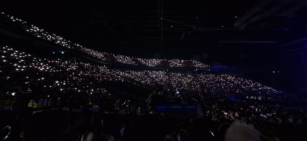 아니 캐럿봉 연출 없는 구간에 플래시 켜서 연출하는 캐수종들 어떡함...