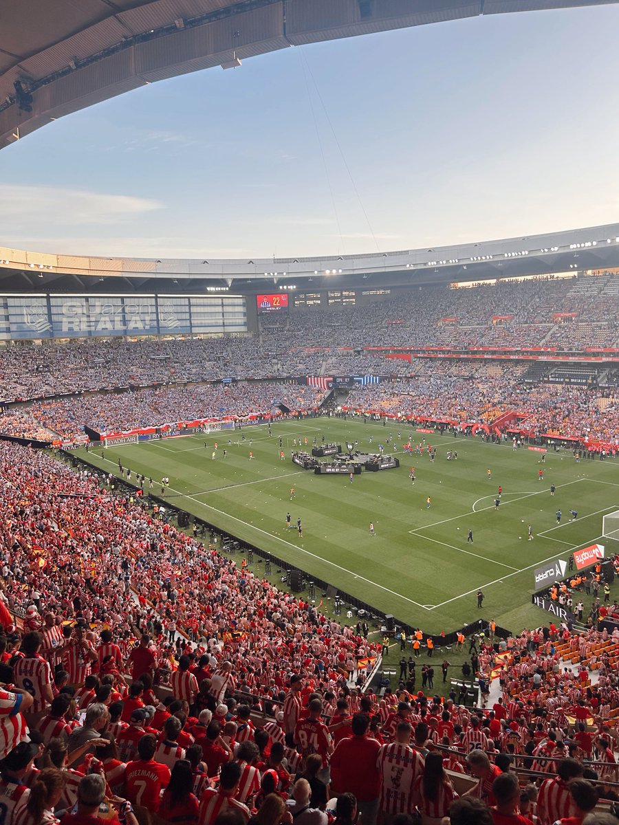 ꜱᴀɴᴅ tweet media