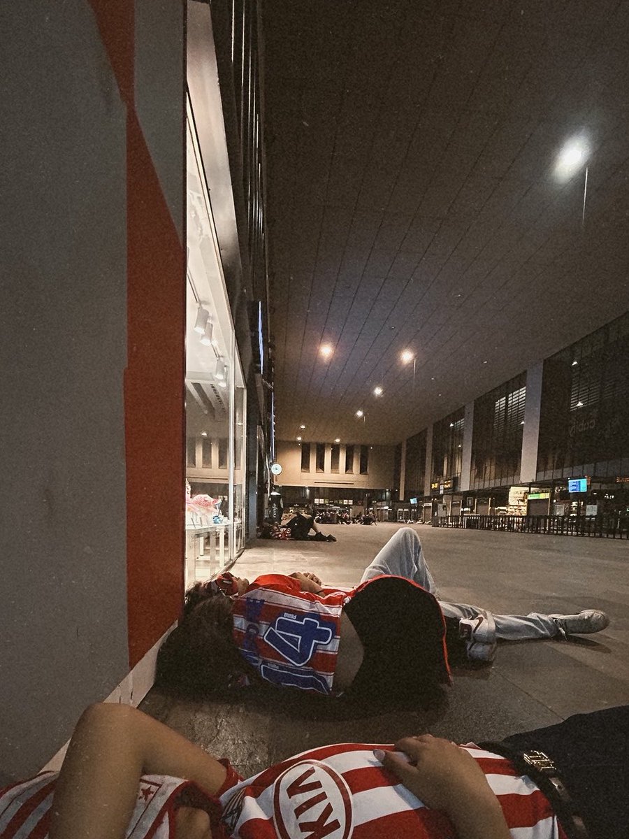 ꜱᴀɴᴅ tweet media