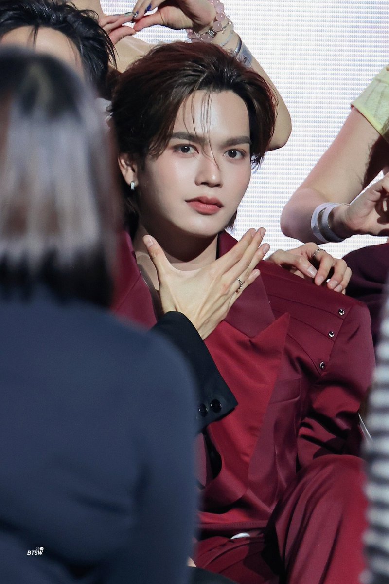 𝘽𝙏𝙎𝙒 tweet media