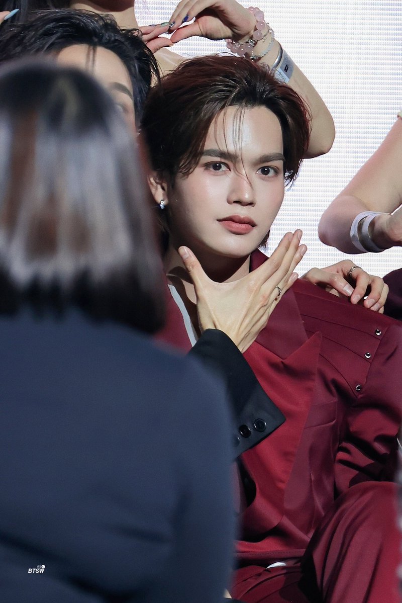 𝘽𝙏𝙎𝙒 tweet media