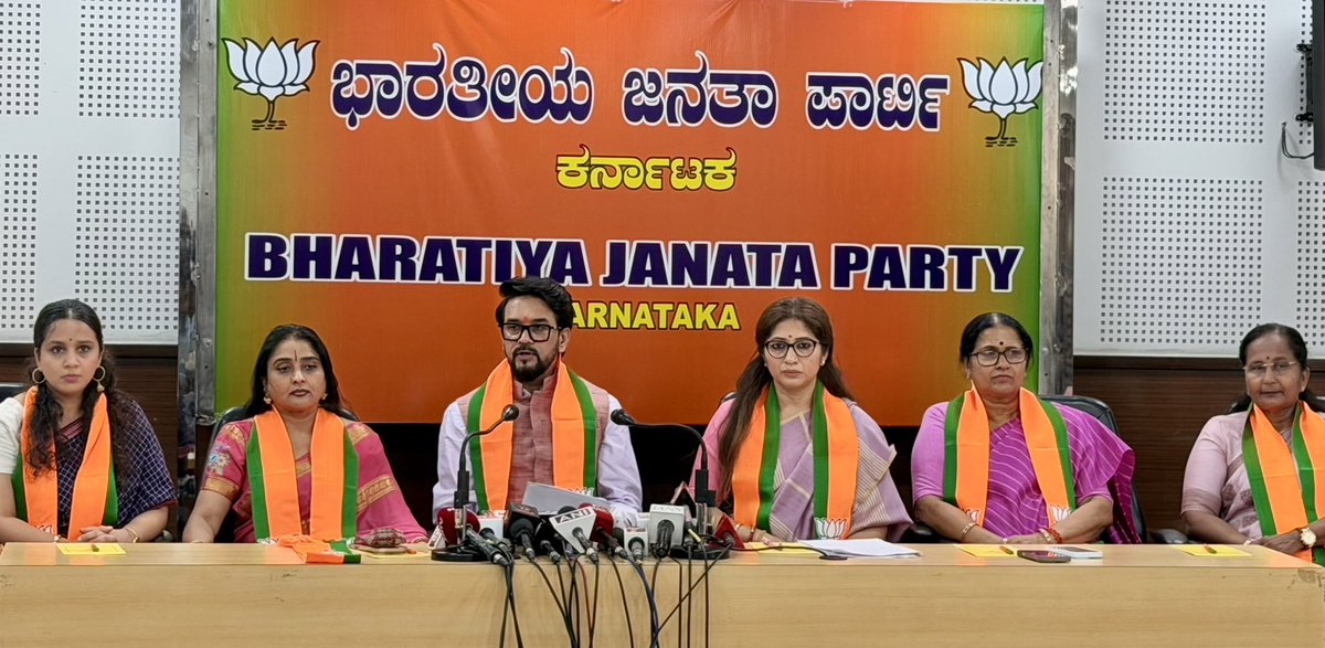 ianuragthakur's tweet photo. In Bengaluru today, held a strong press conference exposing how the Opposition blocked the Women’s Reservation Bill for decades.

Later, I interacted with the media and clearly explained how the 50% increase in seats after delimitation will massively benefit Karnataka & other Southern states.

Modi Ji’s vision is clear: Not to diminish the voice of the South, but to strengthen it even further.

@BJP4Karnataka