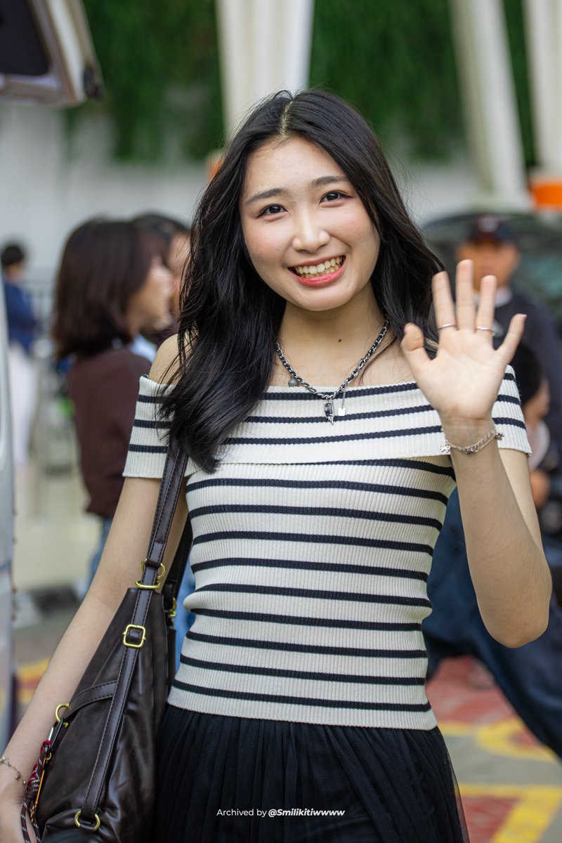 260418 CGK 🛬

Levii 👋
— <a href="/Levi_JKT48/">Michelle Levia</a> 

#JKT48AirportFashion #Smilikitiwwww