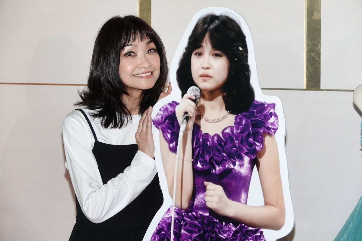 #石川ひとみ さんが「#まちぶせ」発売45周年記念コンサート〜Forever〜 を開催されました✨

18歳の自分と時空を超えた夢のデュエットに感動😭 

歴代衣装を”自分で手洗い”したというほっこりエピソードや、50周年に向けた素敵な思いなど、詳細はオトカゼでみてね👗💕

👇
 otokaze.jp/news/999999993…