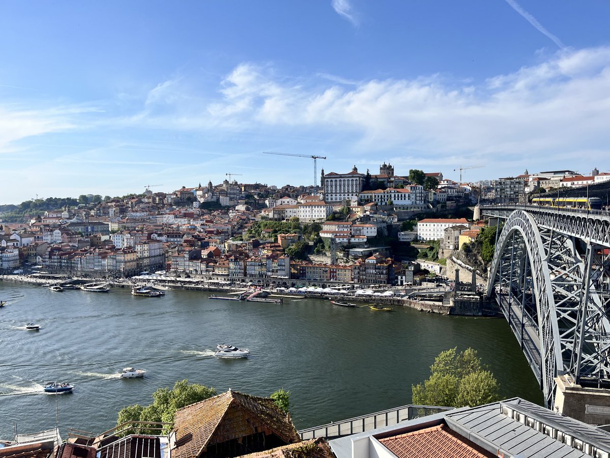 kazueba's tweet photo. 今回のバカンスはポルトから🇵🇹時間がゆっくり流れる感じが良い。 https://t.co/Qe5psALkOf