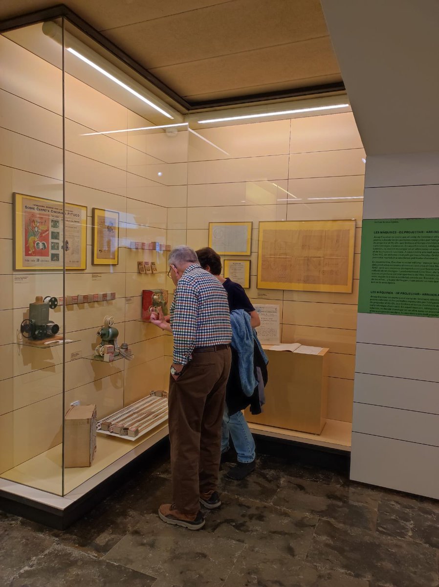 EscobarLicense's tweet image. Ahir vàrem donar per inaugurada l'exposició ESCOBAR ANIMADOR que posa llum a la creació del dibuix animat dels anys 40 i  50. L'acompanya un seguit d'activitats.
Agraïr al @museujoguetcat, al @soldevilla44094 i la presència de la regidora @MarionaSeguran1 per recolzar-la.