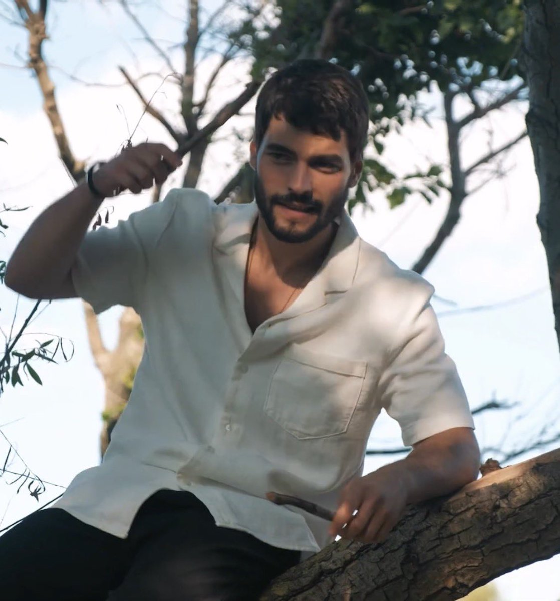 ꧁ TuttePazzePerVahide ꧂ ✌🏽🍷 tweet media