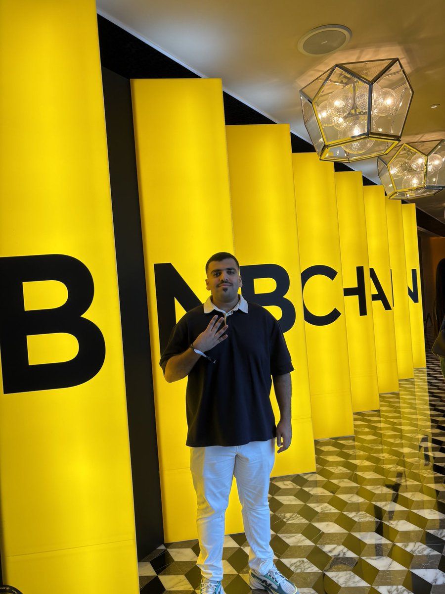 Abrlien's tweet image. from Hong Kong 🇭🇰

#BNB Chain HK Super Meetup @BNBCHAIN 

with the legend CZ @cz_binance  
" Freedom of Money"