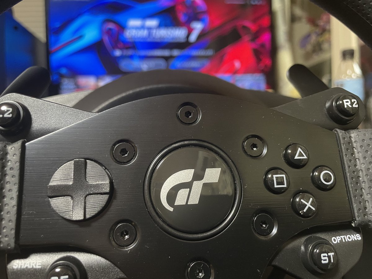 すげー久々にハンコン触る
セッティング面倒くさいから専用スペース作りたいネ…