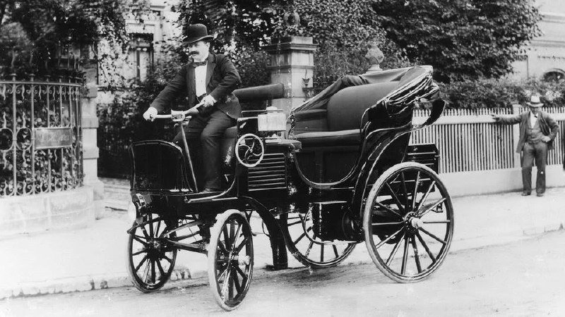 EurekaKreuzwort's tweet photo. Am 28.01.1896 wird der Engländer Walter Arnold als einer der 1. #Raser weltweit verurteilt. Er war mit ca. 13 kmh in seinem #Auto unterwegs. Erlaubt waren nur 3 kmh. Nach einem wilden Verfolgungsrennen hatte ihn ein Polizist gestellt: mit einem #Fahrrad! 😂😎🇬🇧 https://t.co/GTA3gNLlUp