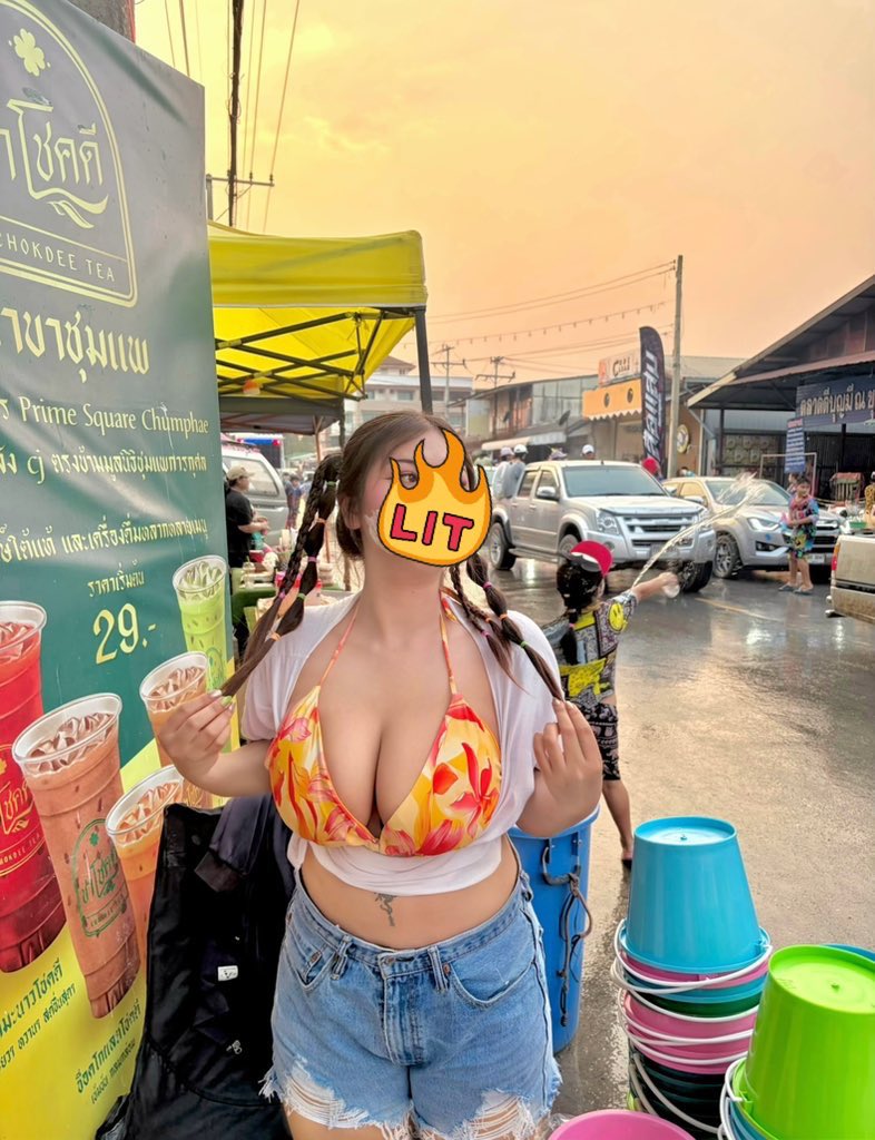 ammi_11's tweet photo. ขอนแก่นแฉะมากกก 💦🤣 https://t.co/jUgKnTV45f