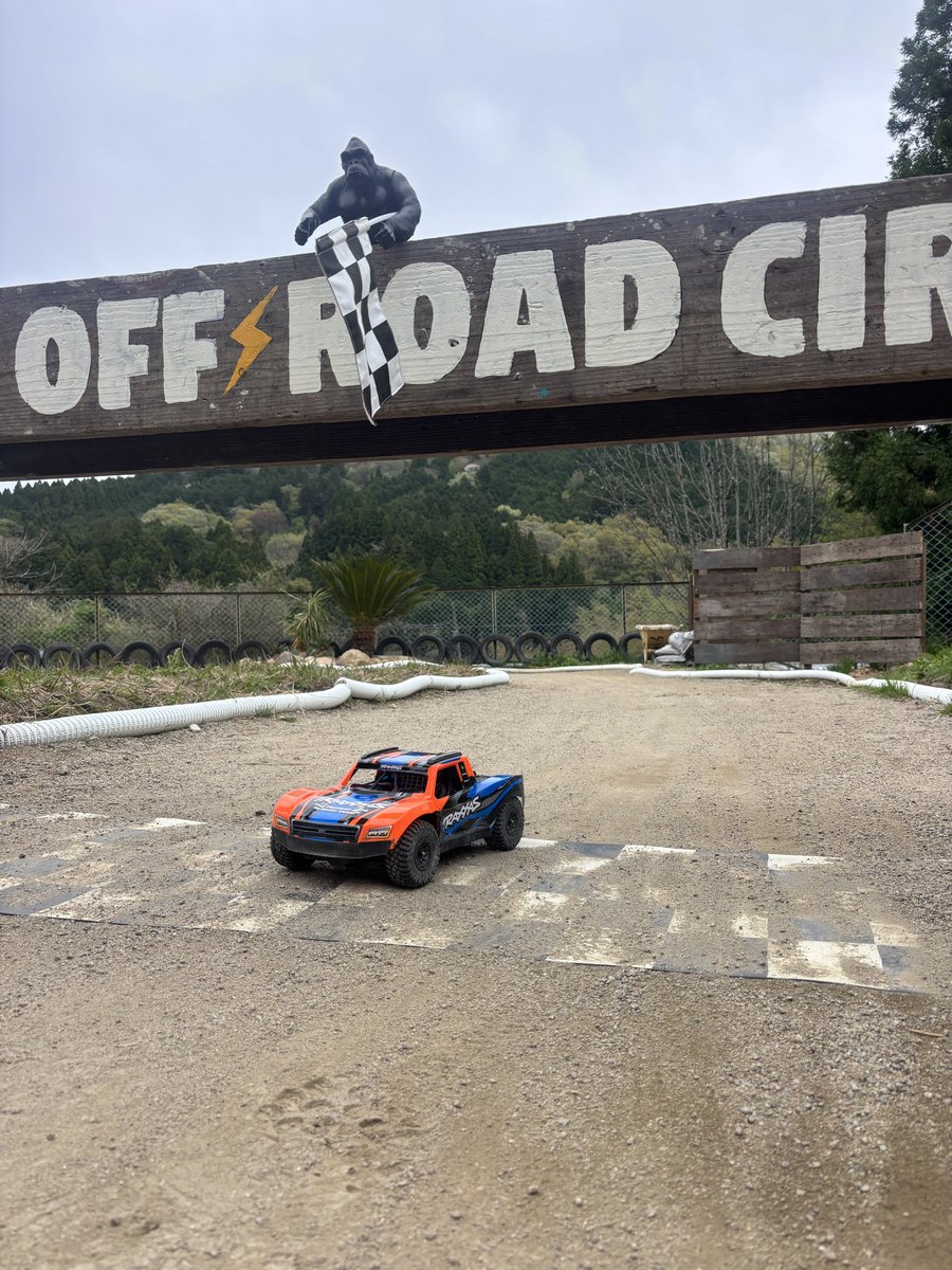hobby_ks's tweet photo. 今日はキャンプ、クローラーコース、
オフロードサーキットと
1日で遊び尽くした🤩

帰って来たらTraxxasより
大量の取寄せ品の荷物が💦
お仕事します🫡

ゴリラフィールドとよのキャンプ場 https://t.co/anvau2wTuN