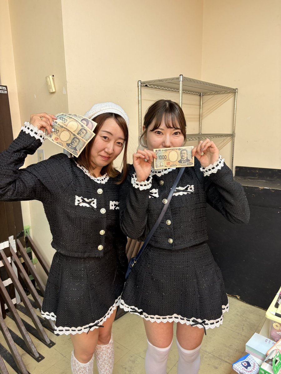 LST4103NEMURO's tweet image. 【魅惑の三十路アイドル：Lilian】
若干昭和感漂ってるꉂ🤣w𐤔
#Lilian