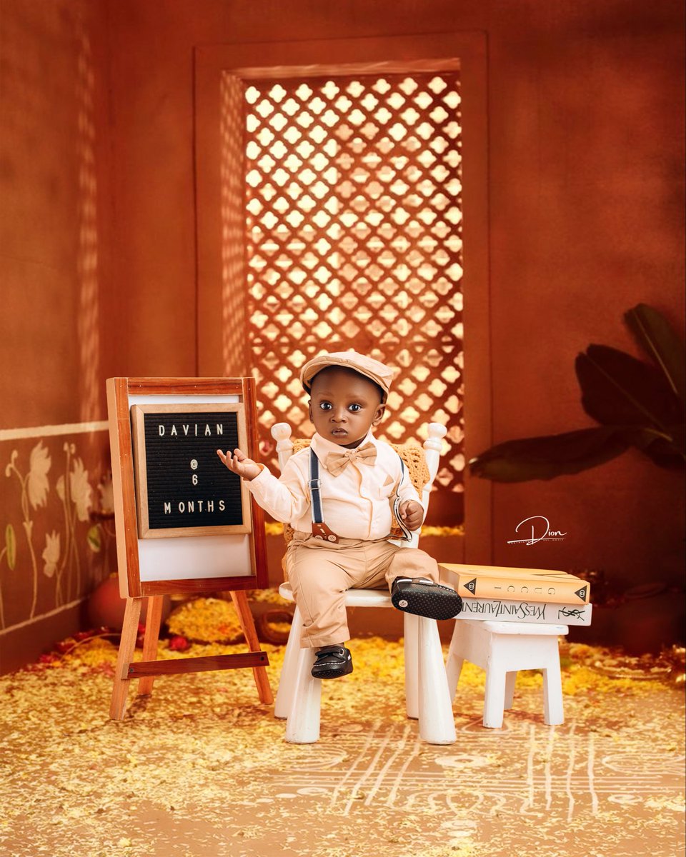 Dion_Portraits's tweet image. Six months wrapped in laughter and grace,
Joy now dances upon your face.
From silent naps to playful cheer,
You’ve painted love in half a year. 

Davian || Six months 

Photography: @dionportraits_kiddies 

#newborn #newbornphotography #kidsphotoshoot #naijakidsaccessories