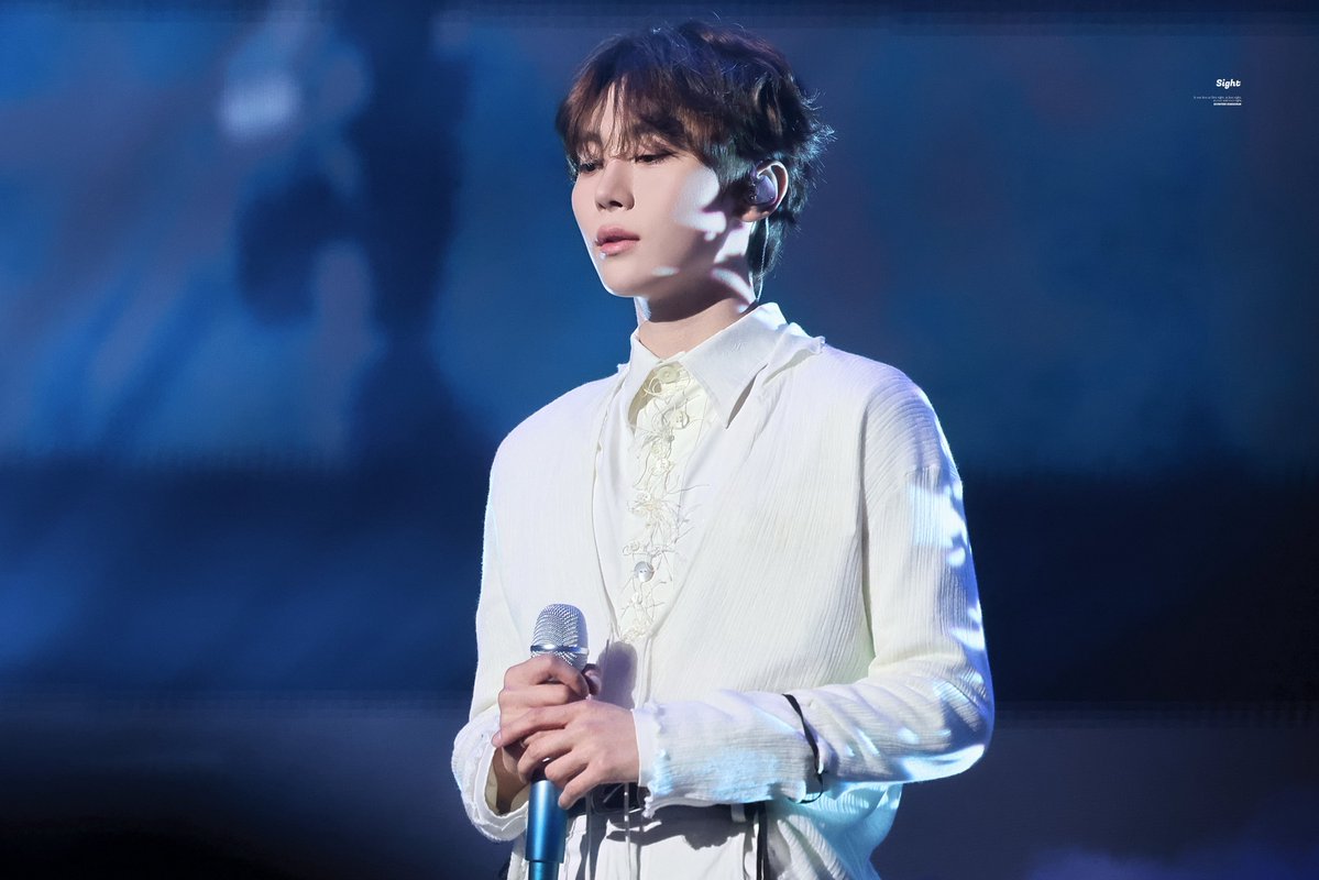 𝑠𝑖𝑔ℎ𝑡 tweet media