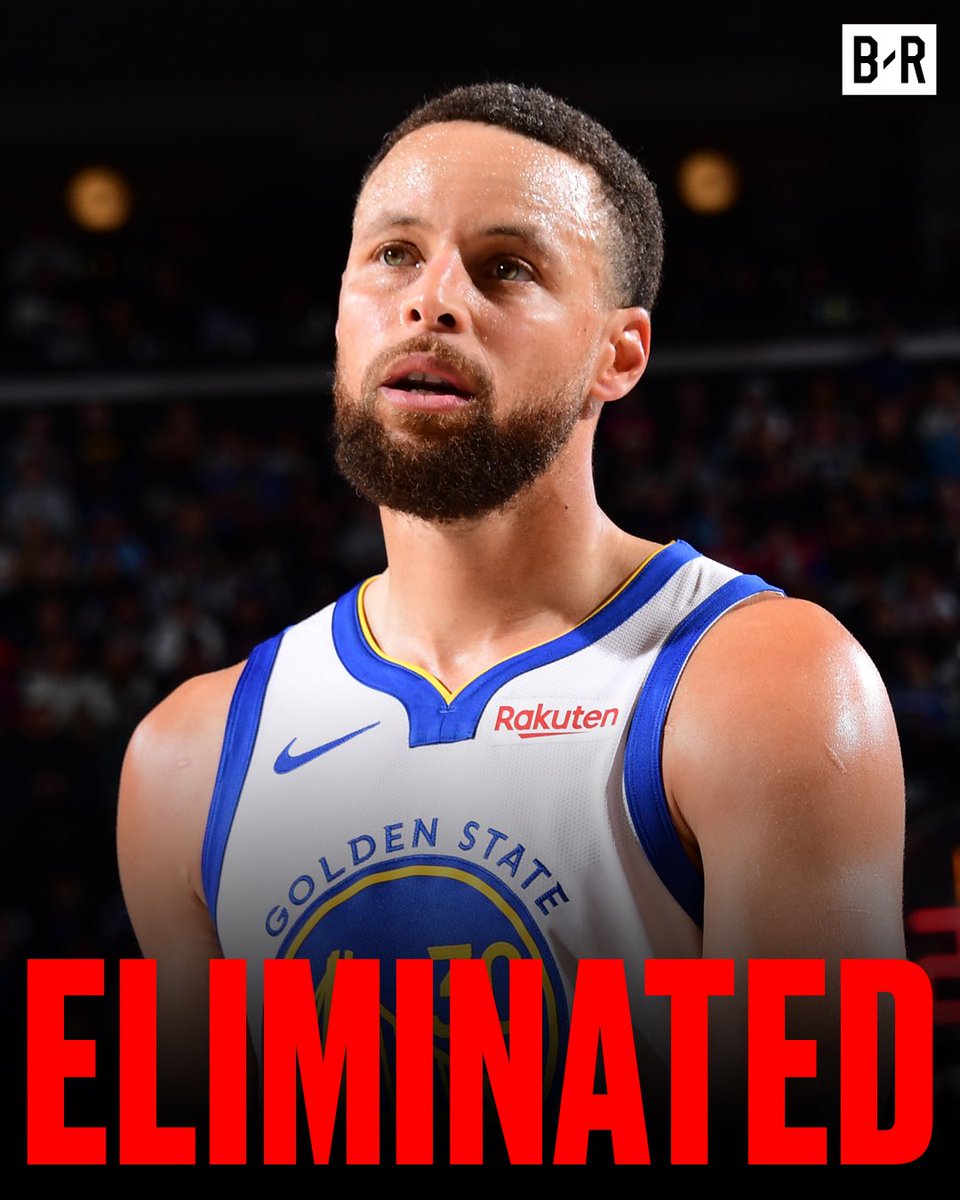 Vivian 👽 tweet media