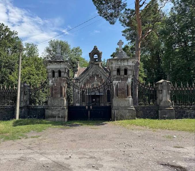 Костел - Усипальниця Потоцьких
с. Печера, Вінниччина