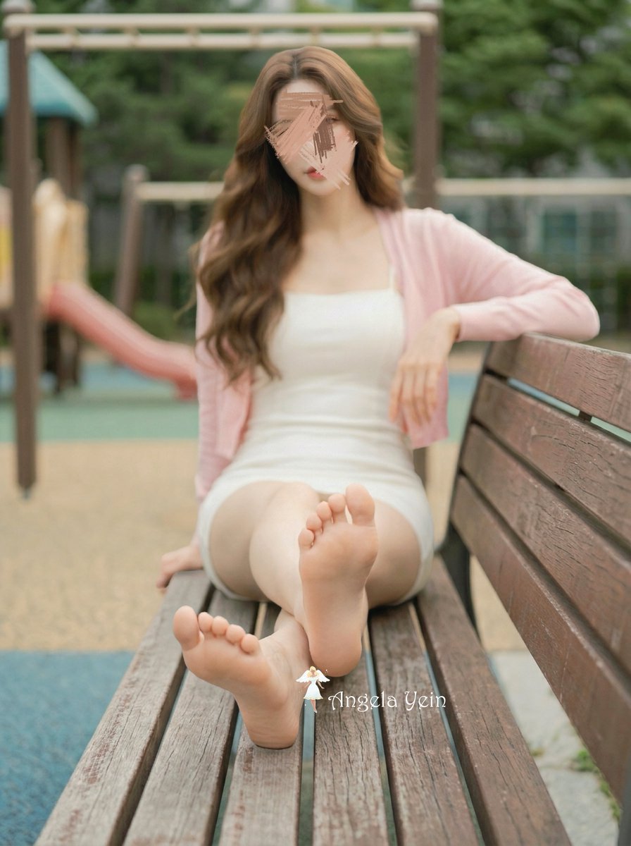 Angelayein1's tweet image. 일요일 잘 보냈나요?
나는 동네 놀이터에서 잠깐 놀다가 왔어요 😅
날이 좋아져서 산책하기에도 좋은 것 같아요 ⛅️
놀이터에서 문득 생각난게 놀이공원 안가본지 꽤 오래된것 같아요.. 올해는 꼭 가야지 👍❤️
#pantyhose #legs #stockings #feet #footfetish #스타킹 #다리 #발 #koreanlegs #오피스룩