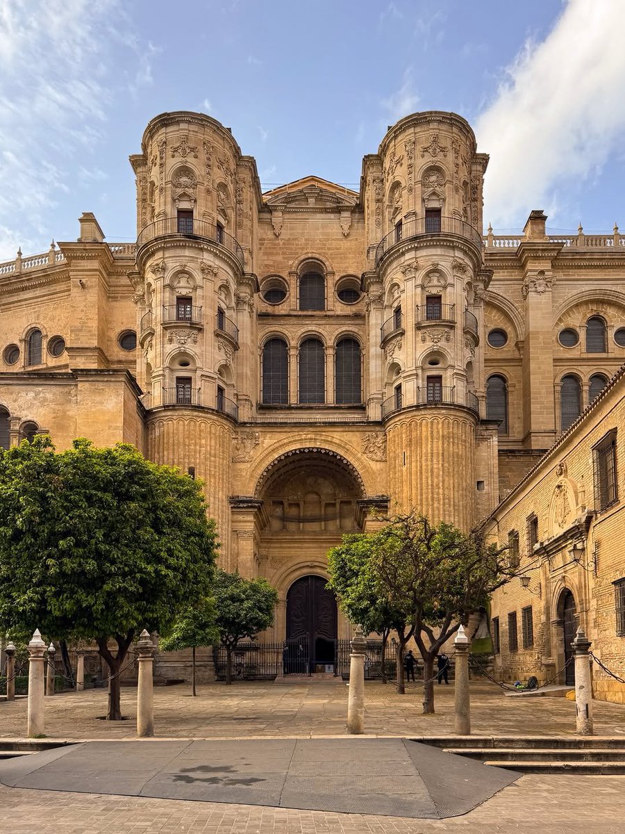 beautyexplorer0's tweet photo. Malaga, Spain https://t.co/TxZnBawyCc