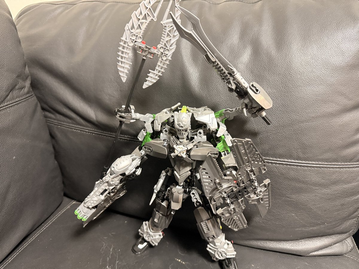 kanari674's tweet image. スカルマスクがすごくいい。

結構満足いく作品できた。
隠し腕はロマン

#バイオニクル
#bionicle
#lego