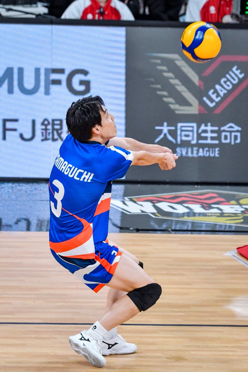 何度もディグを上げて守ったラリーがあったり、頼もしいレシーブに心が熱くなりました🏐✨

拓海くんのレシーブ、何度も何度も見せて撮らせてもらえて本当に嬉しかったー！

#東レアローズ静岡
#山口拓海 選手
2026/04/19 SVリーグ WD名古屋🆚東レ