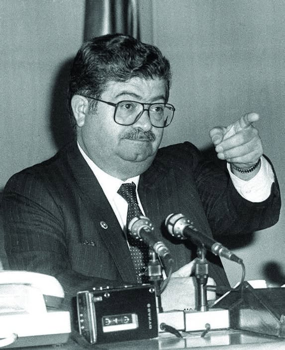 's tweet image. Δεν χρειάζεται να κάνουμε πόλεμο με τους Έλληνες...

''Αρκεί να τους στείλουμε μερικά εκατομμύρια μουσουλμάνους, από την εδώ μεριά, και να τελειώνουνε με αυτούς...''

~ Τουργκούτ Οζάλ, Πρωθυπουργός της Τουρκίας, 1980
''
#immigrants #Islam