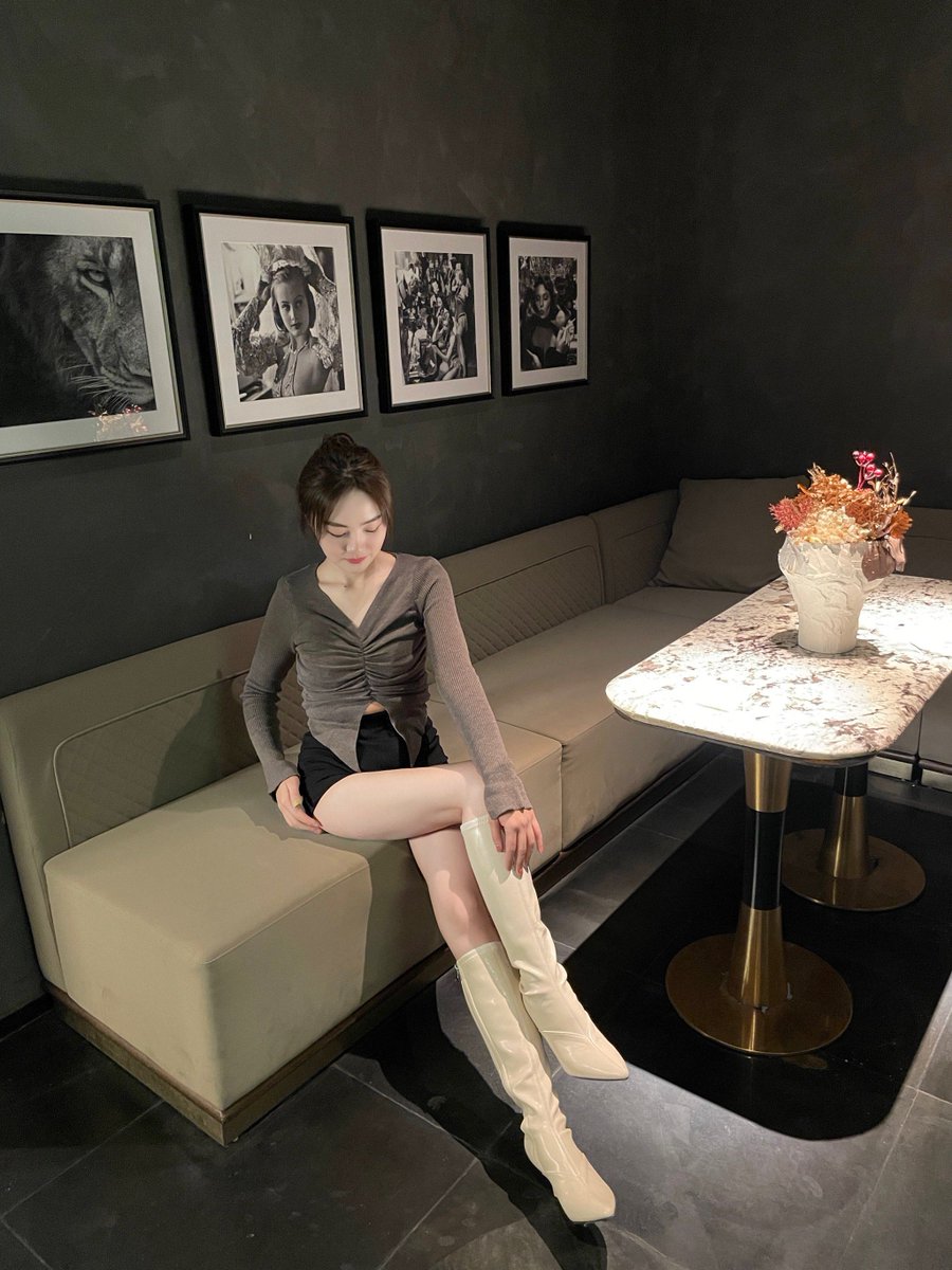 Kemal948's tweet image. KTV Night Alert! Grab your crew, pick your bops, and sing your heart out—no judgment, just pure fun!  Who’s ready to hit the high notes with us #KTVVibes #SingLoud #GoodTimes