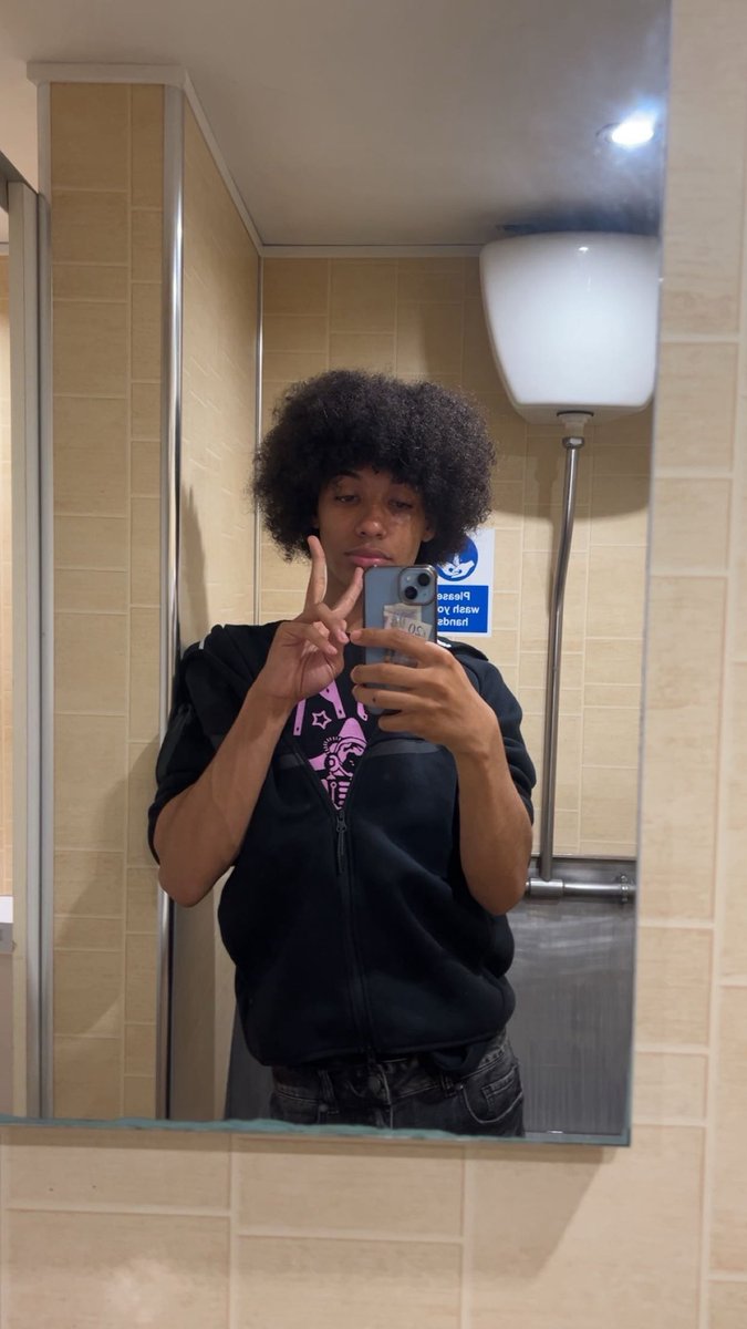 jhfinstaaa's tweet image. #mlm #gay #nfs #lightskin #mutuals #moots #newfriends #prettyboy