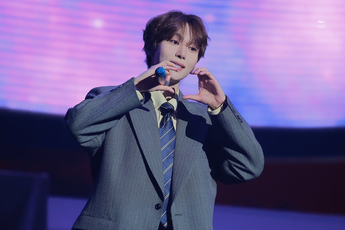 𝑠𝑖𝑔ℎ𝑡 tweet media