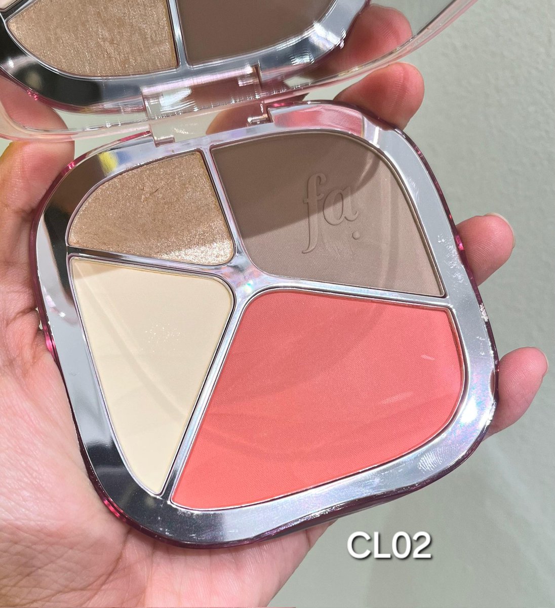 meaefloral's tweet image. Rekomendasi Multi Color Face Palette cocok buat kamu yang suka makeup simple dan ga makan tempat buat dibawa kemana-mana.
Udah include Contour, Highlighter 1 &amp;amp; 2, dan Blush. 
Under 100k aja bisa dicek disini
s.shopee.co.id/7fW0XTWFjq
#focallure #blush #highlighter #contour