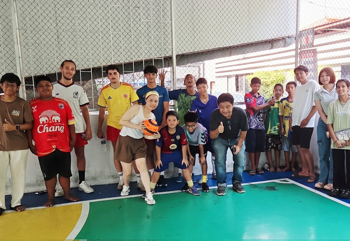 LynnBellUSA's tweet image. What a funny goalkeeper 😄 🤣!
Playing soccer with the kids!
Album Lynn in Thailand #petiteusa #pageant #BillyBabe #bbil1ypn #babiibabe
@bbil1ypn @babe_in_