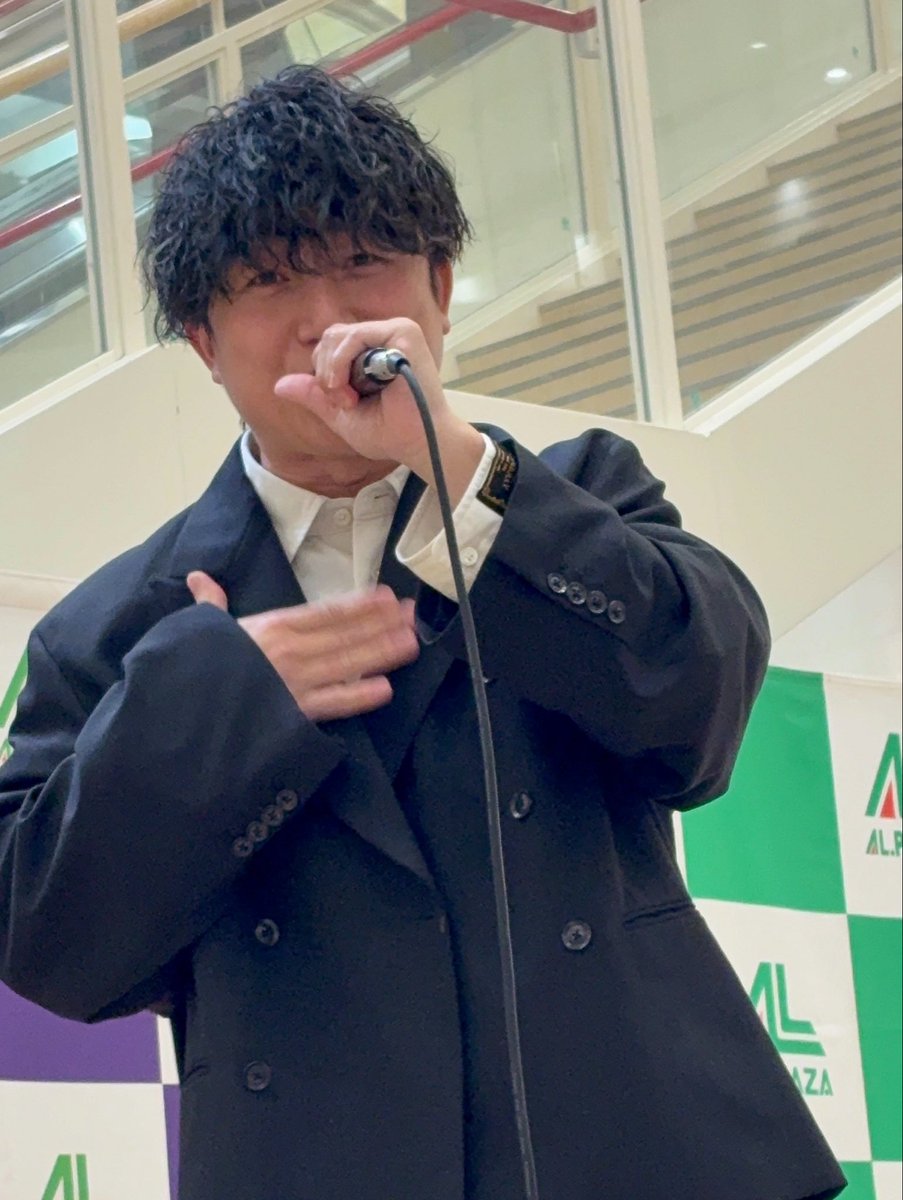 みき tweet media