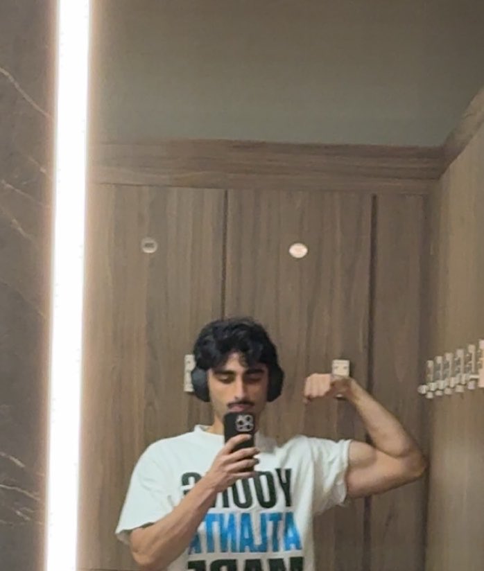 THE GAY ZONE🙎 tweet media