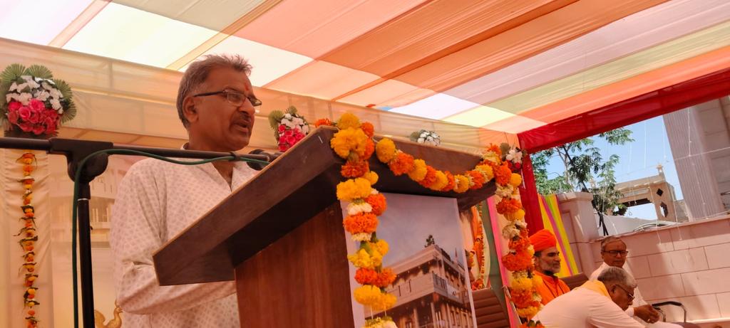 samvadJodhpur's tweet image. #RSS के शताब्दी वर्ष के उपलक्ष्य में नागौर स्थित विद्याभारती संस्थान के नवनिर्मित भवन 'माधव निलयम' के लोकार्पण कार्यक्रम में मुख्यवक्ता अरुण जी जैन (अ.भा.सहप्रचारक प्रमुख)ने अपने उद्बोधन में संघ की सौ वर्षो की यात्रा,हिंदू समाज की एकजुटता और पारिवारिक मूल्यो के संरक्षण पर बल दिया