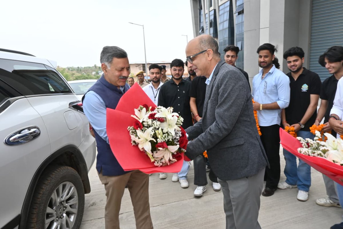ghecbilaspur_hp's tweet image. Government Hydro Engineering College, Bandla, inaugurated its Solar Incubation Centre and hosted a Medical Camp with KK Foundation. The event was graced by Hon’ble Minister Shri Rajesh Dharmani ji and Captain Sanjay Kumar inspiring students.

#Inauguration #SolarEnergy #GHEC