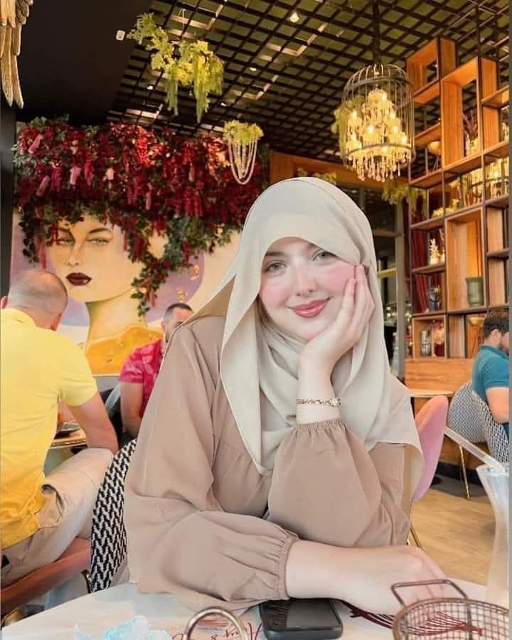 alsharalbaky's tweet photo. رفقاً بي جميلتي أبواب الجنة لن تغلق...!! 
لماذا تعزفين على أوتار قلبي لحن الحنين والغياب؟ 
الشـــــاعر الباگےღ https://t.co/9JoSAHMzZX