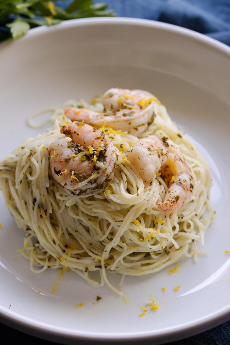 giangiskitchen's tweet image. Silky creamy lemon shrimp pasta with angel hair 🍋🍤
Rich, garlicky, and bursting with flavor. An easy dinner that feels restaurant-worthy at home.
giangiskitchen.com/shrimp-scampi/

#CreamyPasta #ShrimpDinner #EasyRecipes #CozyMeals #HomeCooked #GiangisKitchen