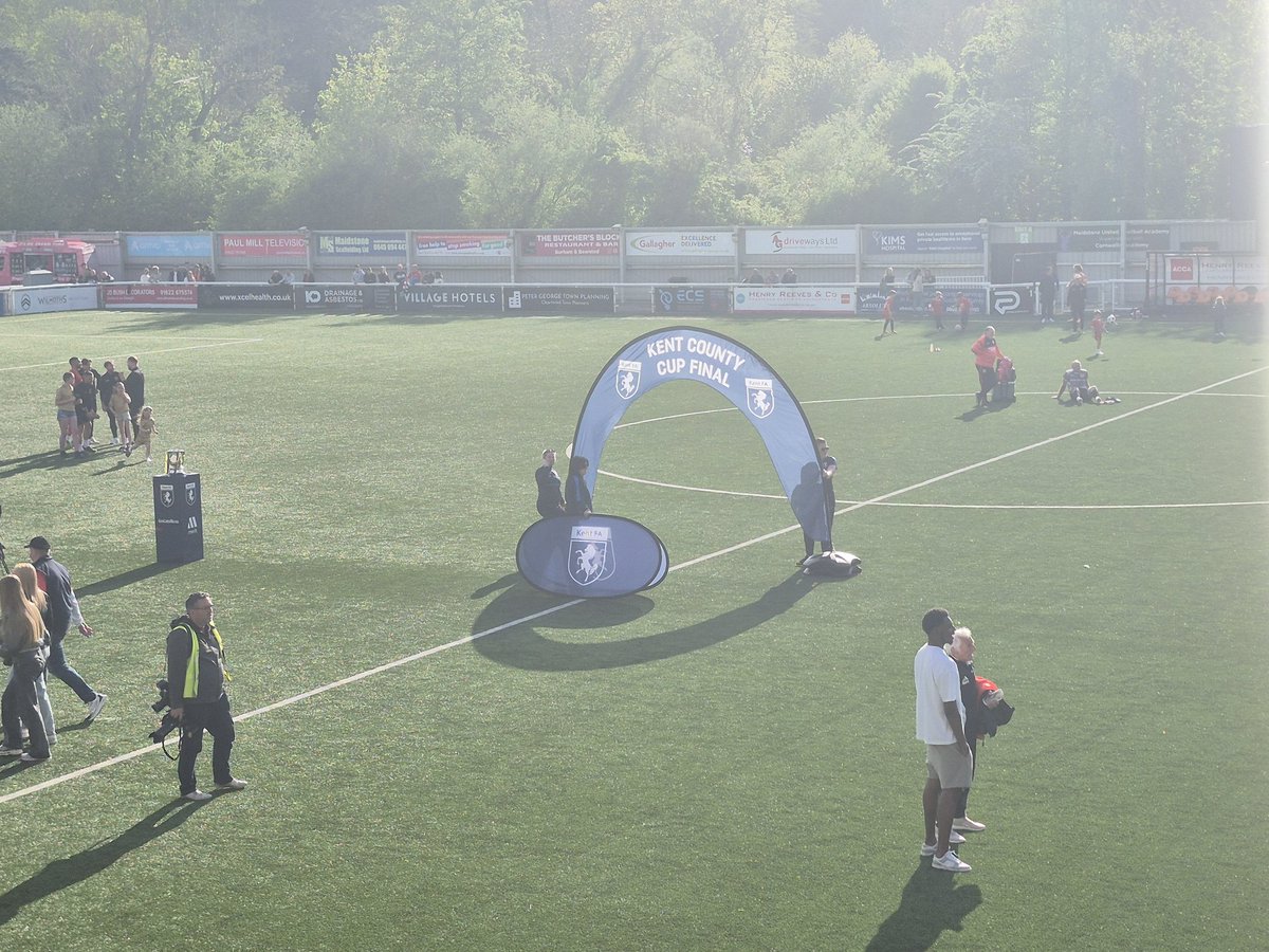 MC_Comms's tweet photo. Waiting for the presentation of the Kent Senior Trophy after some trouble, it looks like no presentation this year #kentfa https://t.co/vLDkvBcqoz