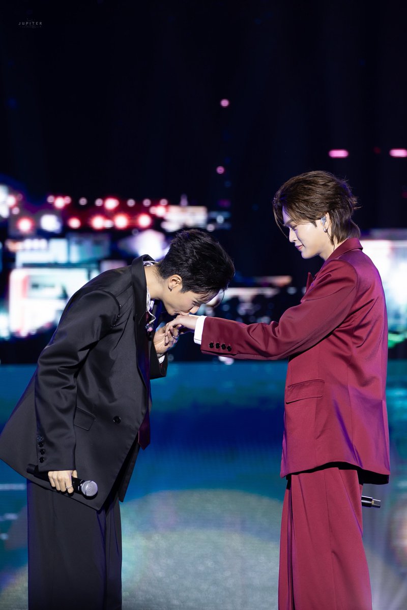 jrr_juupiter's tweet image. เผื่อใครอยากเห็นจูมาร์ครักกันได้ชัดๆนะ  💛🩵

#junniorrs @jnnrrs : ◡̈ 𓂃𓈒 ꙳
#juniormark  #markjrtn 

 #MyRomanceScammerFinalEP