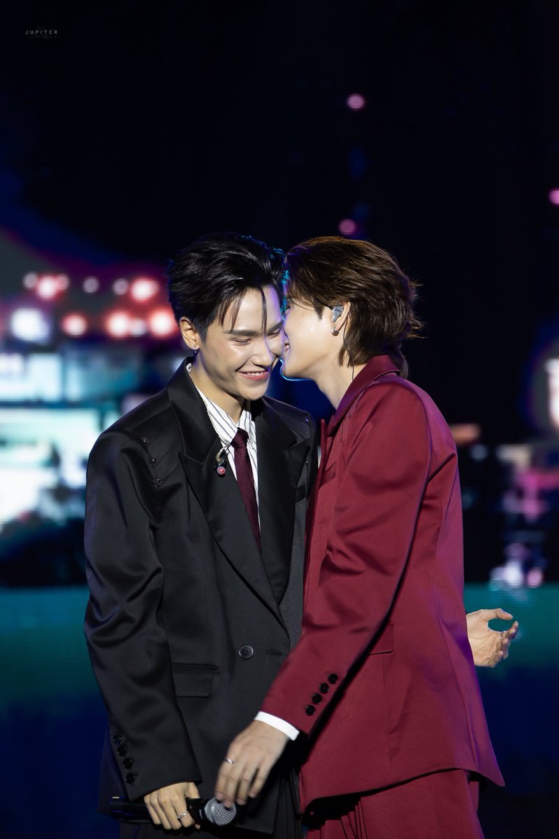 jrr_juupiter's tweet image. เผื่อใครอยากเห็นจูมาร์ครักกันได้ชัดๆนะ  💛🩵

#junniorrs @jnnrrs : ◡̈ 𓂃𓈒 ꙳
#juniormark  #markjrtn 

 #MyRomanceScammerFinalEP