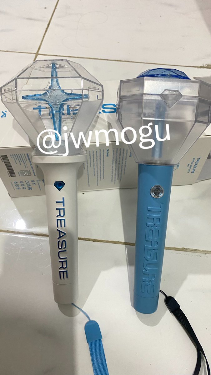 jwmogu's tweet photo. yg cari rent teulight utk konser pulse on treasure masih avail day 1 masing2 1 slot yaaa~~ https://t.co/K6j8DlnqPk