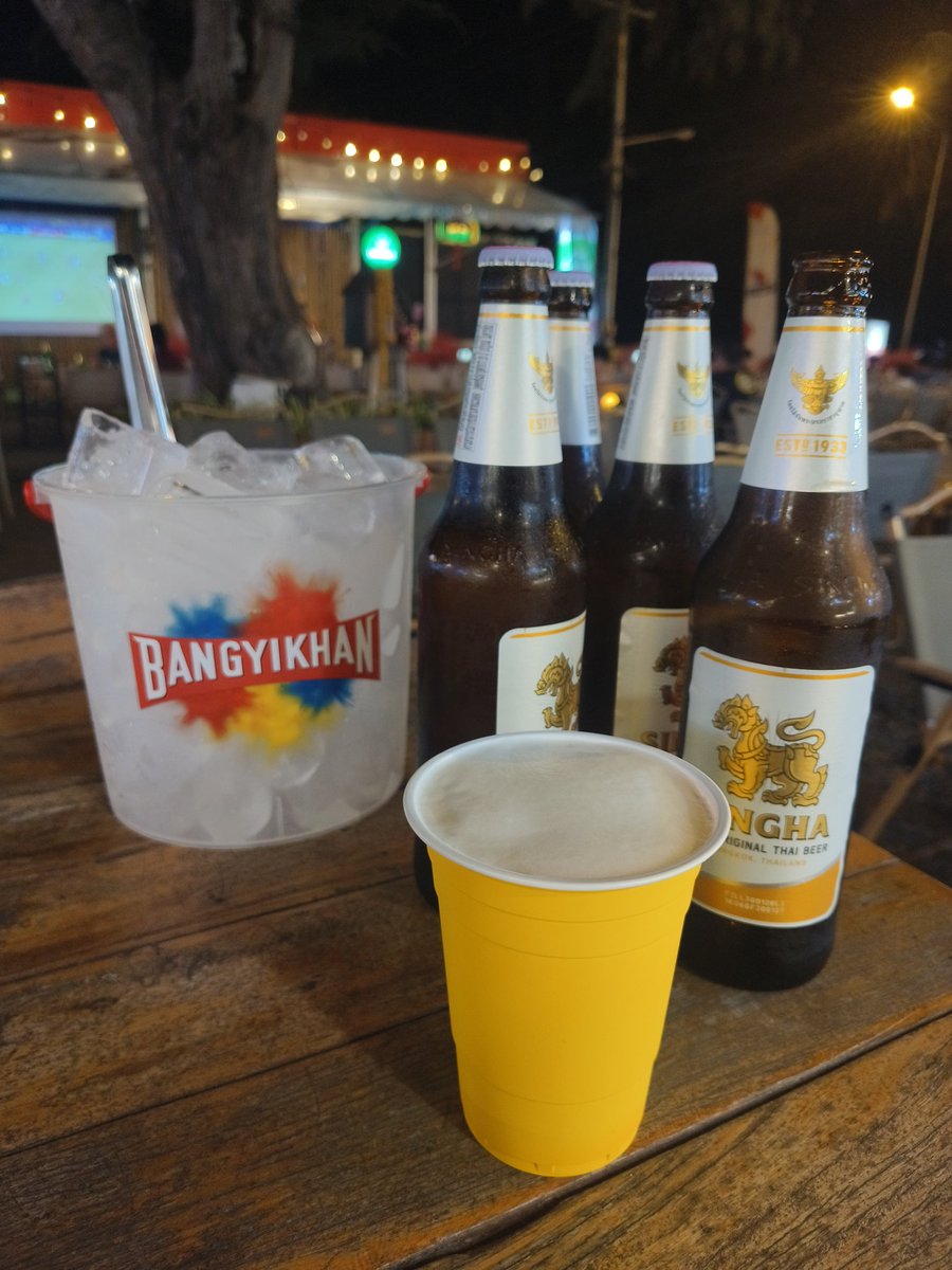 ร้านนี้กลายเป็นร้านประจำเธอไปแล้วครับ มีใครรู้บ้างว่าร้านอะไรครับ