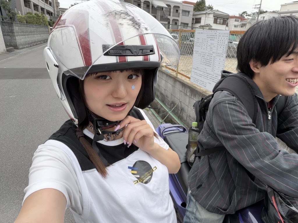lp3o8ql's tweet photo. 午年なので馬に乗りました
リンコネのバイクにも乗りました https://t.co/S69Yovke4P