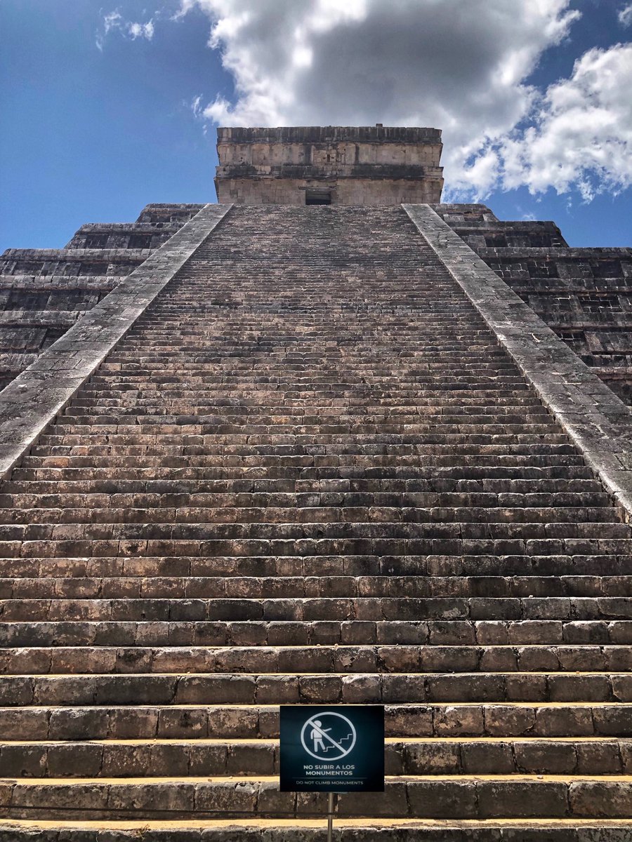 MicRic290's tweet photo. |🇲🇽 Yucatán, Mexico
‘Chichen Itza’ archaeological site.
El Castillo a.k.a the Temple of Kukulcan
🗿 La pyramide de Kukulcán-El Castillo, est un monument précolombien situé dans l'État de Yucatán au Mexique.
#WeekOforOld #AlphabetChallenge
#StepsOnSaturday
#StoneworkSaturday https://t.co/6jcb9Lv9bK