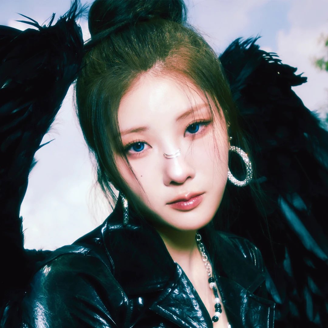 PURPLE KISS Charts 🝮 PRESENT FOR U tweet media