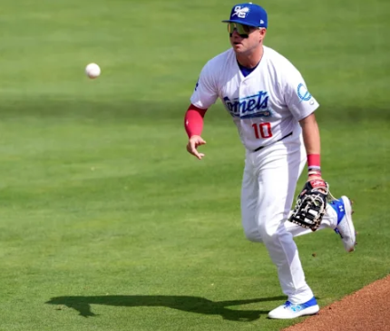 LA DODGERS HIT AND RUN tweet media